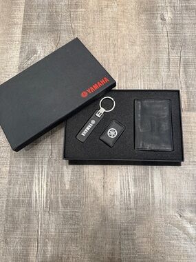 Yamaha motorcycle wallet/keychain set leather